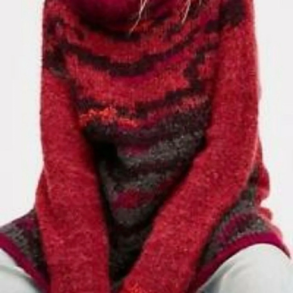 NWOT Free People Wool Sweater Fits S-M - Picture 2 of 8